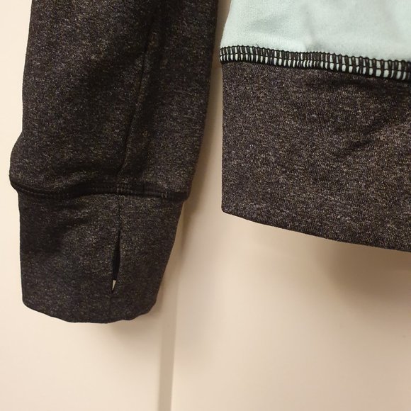 Activewear jacket with thumbholes - Picture 5 of 8